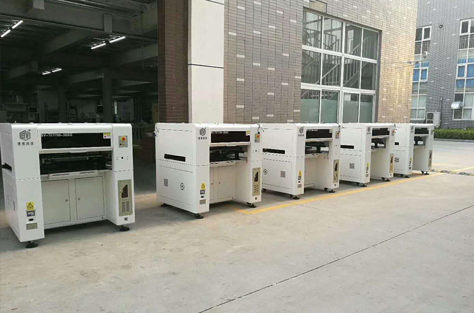 重慶客戶SMT設備專車送貨，貨到上門安裝調試