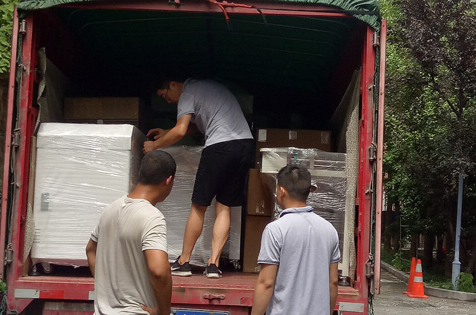 臺(tái)州客戶SMT設(shè)備專車送貨，貨到上門安裝調(diào)試
