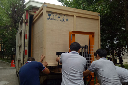 麗水客戶SMT設(shè)備專車送貨，貨到上門安裝調(diào)試