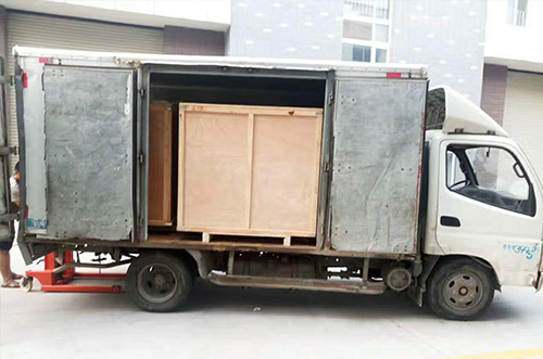 南平客戶SMT設(shè)備專車送貨，貨到上門安裝調(diào)試