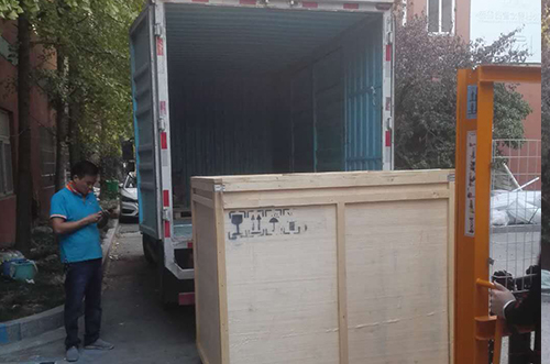 周口客戶SMT設(shè)備專車送貨，貨到上門安裝調(diào)試